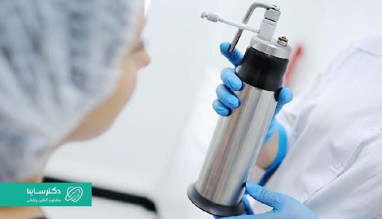 کرایوتراپی موجب فریز شدن زگیلها میشود.