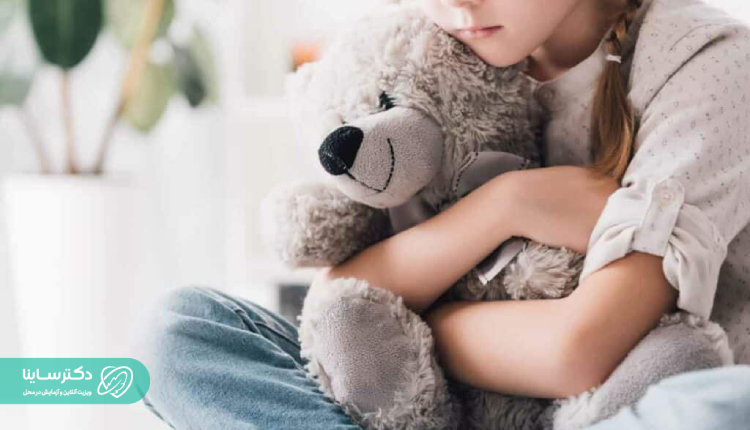 فقر عاطفی کودکان معمولا به دلیل کمبود محبت و بیتوجهی والدین به آنها ایجاد میشود