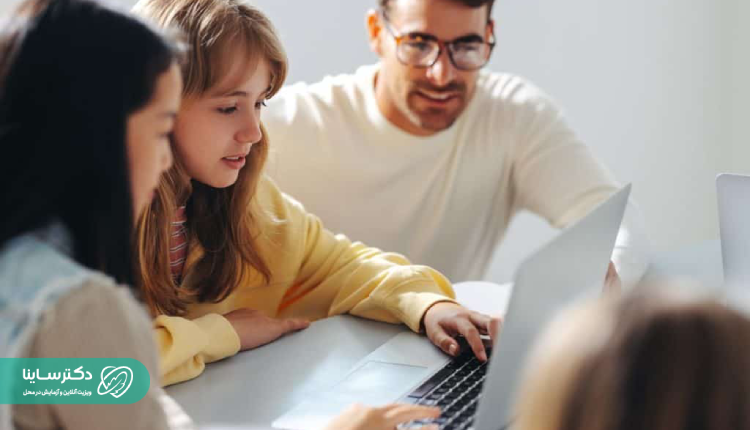 نقش خانواده در مدیریت استفاده نوجوانان از شبکه‌های اجتماعی